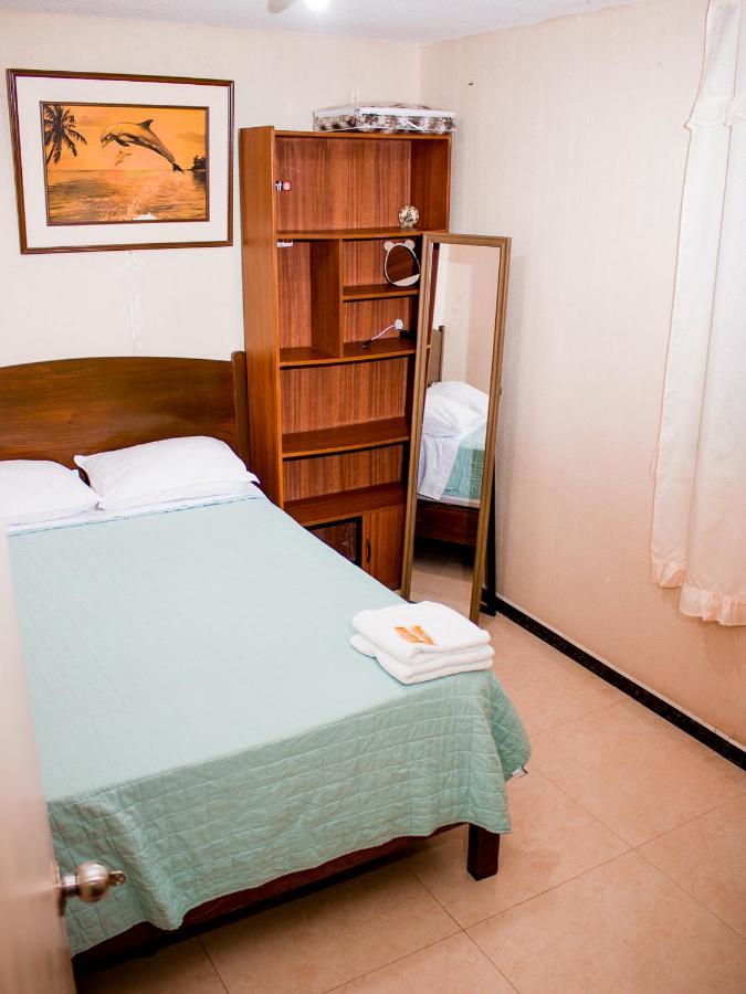 The White Lion 2 / 10 Min Airport Apartment Лима Екстериор снимка