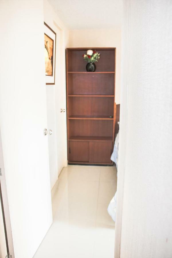 The White Lion 2 / 10 Min Airport Apartment Лима Екстериор снимка